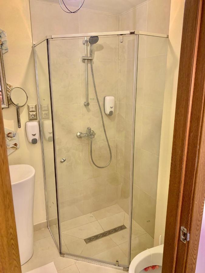 Modern Place To Stay-Self Check-In Nonstop 24H-Wifi Resita Ngoại thất bức ảnh